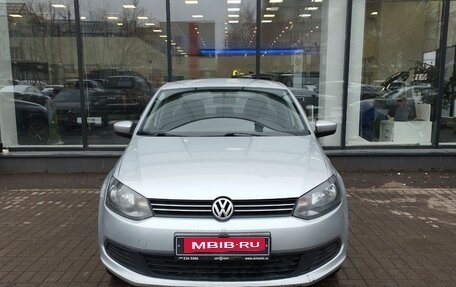 Volkswagen Polo VI (EU Market), 2012 год, 800 000 рублей, 2 фотография
