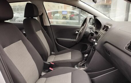 Volkswagen Polo VI (EU Market), 2012 год, 800 000 рублей, 10 фотография