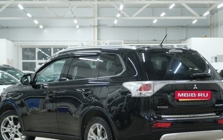 Mitsubishi Outlander III рестайлинг 3, 2014 год, 1 849 000 рублей, 5 фотография