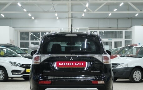 Mitsubishi Outlander III рестайлинг 3, 2014 год, 1 849 000 рублей, 6 фотография