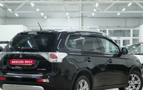 Mitsubishi Outlander III рестайлинг 3, 2014 год, 1 849 000 рублей, 7 фотография