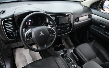 Mitsubishi Outlander III рестайлинг 3, 2014 год, 1 849 000 рублей, 12 фотография