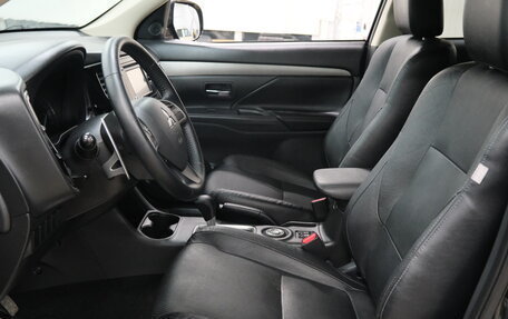 Mitsubishi Outlander III рестайлинг 3, 2014 год, 1 849 000 рублей, 8 фотография