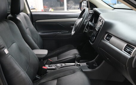 Mitsubishi Outlander III рестайлинг 3, 2014 год, 1 849 000 рублей, 22 фотография