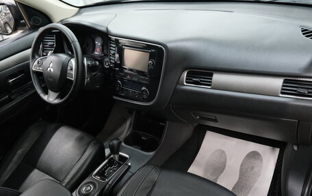 Mitsubishi Outlander III рестайлинг 3, 2014 год, 1 849 000 рублей, 21 фотография