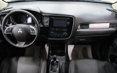 Mitsubishi Outlander III рестайлинг 3, 2014 год, 1 849 000 рублей, 16 фотография