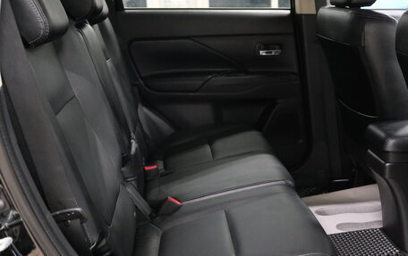 Mitsubishi Outlander III рестайлинг 3, 2014 год, 1 849 000 рублей, 24 фотография