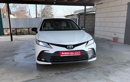 Toyota Camry, 2021 год, 3 400 000 рублей, 1 фотография