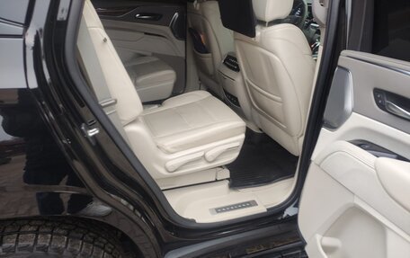 Cadillac Escalade V, 2021 год, 14 000 000 рублей, 12 фотография