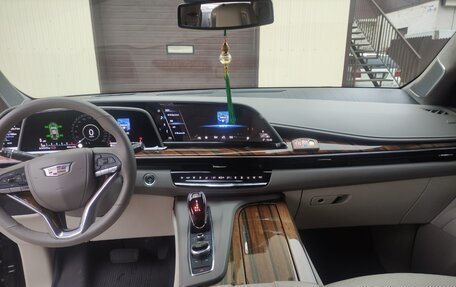 Cadillac Escalade V, 2021 год, 14 000 000 рублей, 16 фотография