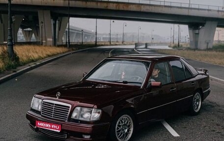 Mercedes-Benz E-Класс, 1995 год, 285 000 рублей, 1 фотография