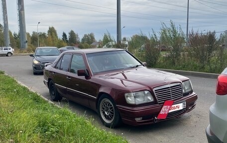 Mercedes-Benz E-Класс, 1995 год, 285 000 рублей, 2 фотография