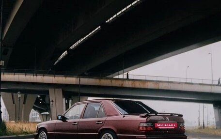 Mercedes-Benz E-Класс, 1995 год, 285 000 рублей, 3 фотография