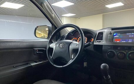 Toyota Hilux VII, 2012 год, 1 700 000 рублей, 13 фотография