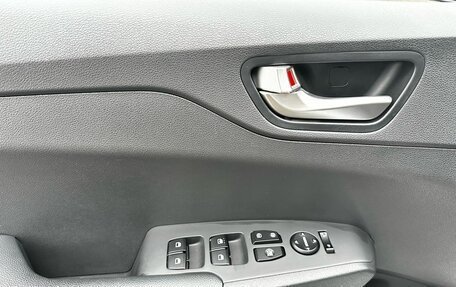 Hyundai Solaris II рестайлинг, 2021 год, 1 800 000 рублей, 12 фотография