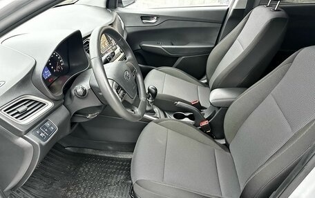 Hyundai Solaris II рестайлинг, 2021 год, 1 800 000 рублей, 10 фотография