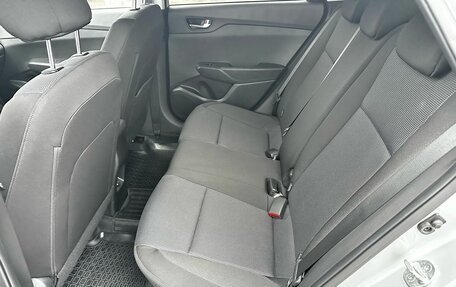 Hyundai Solaris II рестайлинг, 2021 год, 1 800 000 рублей, 22 фотография