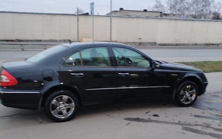 Mercedes-Benz E-Класс, 2007 год, 900 000 рублей, 4 фотография