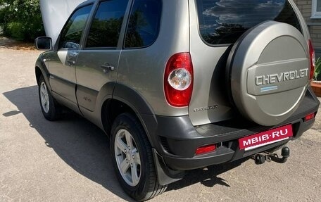 Chevrolet Niva I рестайлинг, 2016 год, 780 000 рублей, 3 фотография