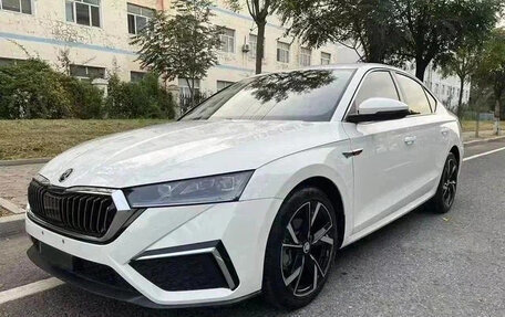 Skoda Octavia IV, 2022 год, 1 550 000 рублей, 1 фотография