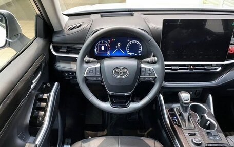 Toyota Highlander, 2025 год, 6 000 000 рублей, 5 фотография