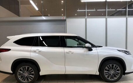 Toyota Highlander, 2025 год, 6 000 000 рублей, 4 фотография