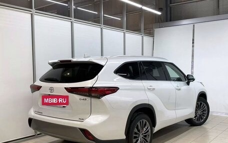 Toyota Highlander, 2025 год, 6 000 000 рублей, 2 фотография