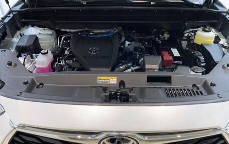 Toyota Highlander, 2025 год, 6 000 000 рублей, 17 фотография