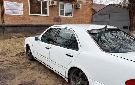 Mercedes-Benz E-Класс, 1995 год, 190 000 рублей, 2 фотография