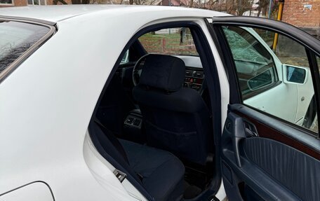 Mercedes-Benz E-Класс, 1995 год, 190 000 рублей, 4 фотография