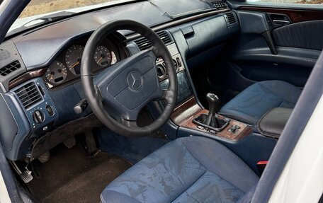 Mercedes-Benz E-Класс, 1995 год, 190 000 рублей, 5 фотография