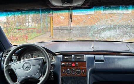 Mercedes-Benz E-Класс, 1995 год, 190 000 рублей, 6 фотография