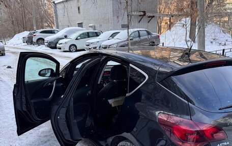 Opel Astra J, 2011 год, 658 000 рублей, 3 фотография