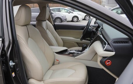 Toyota Camry, 2018 год, 2 649 000 рублей, 8 фотография