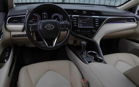 Toyota Camry, 2018 год, 2 649 000 рублей, 6 фотография