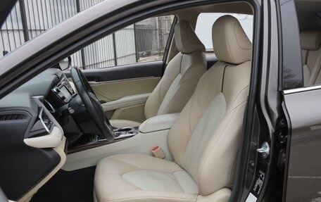 Toyota Camry, 2018 год, 2 649 000 рублей, 10 фотография