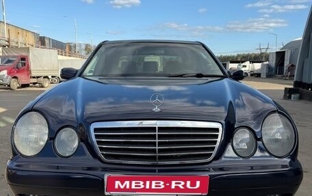 Mercedes-Benz E-Класс, 1999 год, 440 000 рублей, 1 фотография