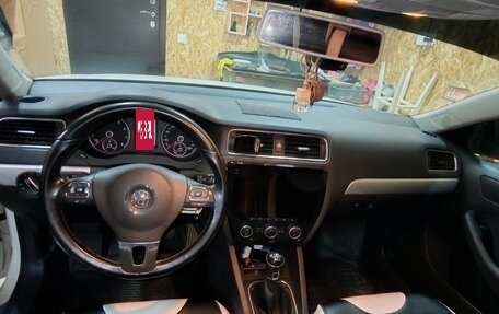 Volkswagen Jetta VI, 2013 год, 1 200 000 рублей, 7 фотография