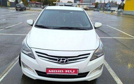 Hyundai Solaris II рестайлинг, 2015 год, 970 000 рублей, 1 фотография