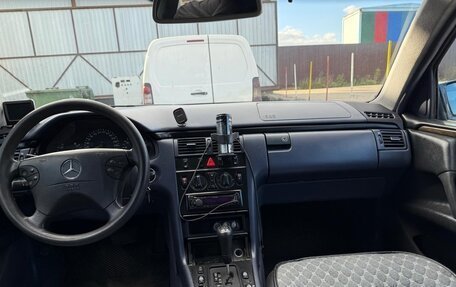 Mercedes-Benz E-Класс, 1999 год, 440 000 рублей, 5 фотография