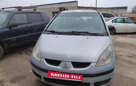Mitsubishi Colt VI рестайлинг, 2005 год, 300 000 рублей, 2 фотография