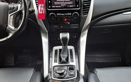 Mitsubishi Pajero Sport III рестайлинг, 2017 год, 2 350 000 рублей, 7 фотография