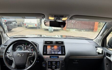 Toyota Land Cruiser Prado 150 рестайлинг 2, 2021 год, 8 000 000 рублей, 8 фотография