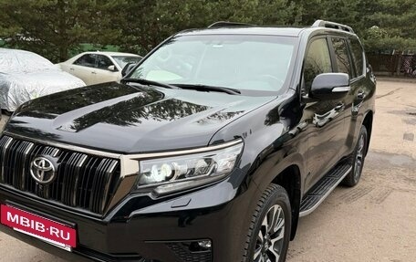 Toyota Land Cruiser Prado 150 рестайлинг 2, 2021 год, 8 000 000 рублей, 2 фотография