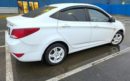 Hyundai Solaris II рестайлинг, 2015 год, 970 000 рублей, 5 фотография