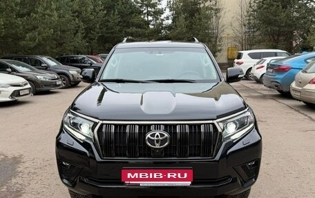 Toyota Land Cruiser Prado 150 рестайлинг 2, 2021 год, 8 000 000 рублей, 3 фотография