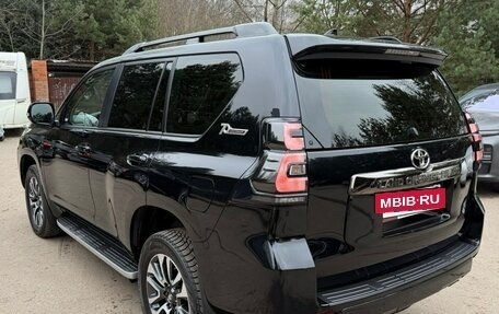 Toyota Land Cruiser Prado 150 рестайлинг 2, 2021 год, 8 000 000 рублей, 4 фотография