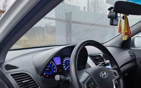 Hyundai Solaris II рестайлинг, 2015 год, 970 000 рублей, 13 фотография