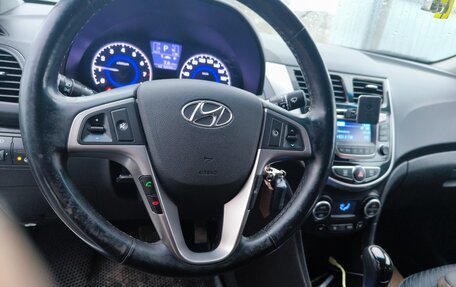 Hyundai Solaris II рестайлинг, 2015 год, 970 000 рублей, 12 фотография