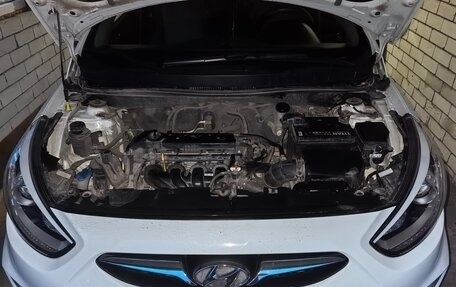 Hyundai Solaris II рестайлинг, 2014 год, 1 250 000 рублей, 15 фотография